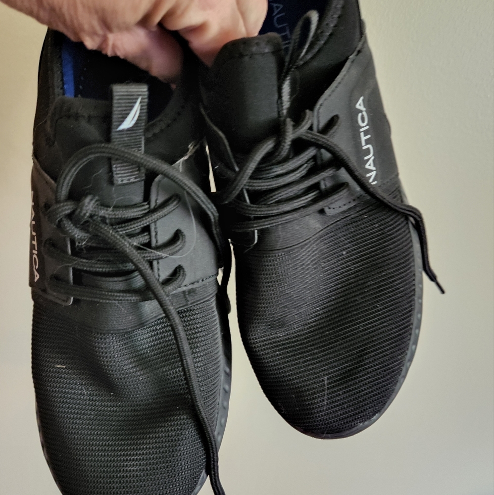 Nautica tennis shoes